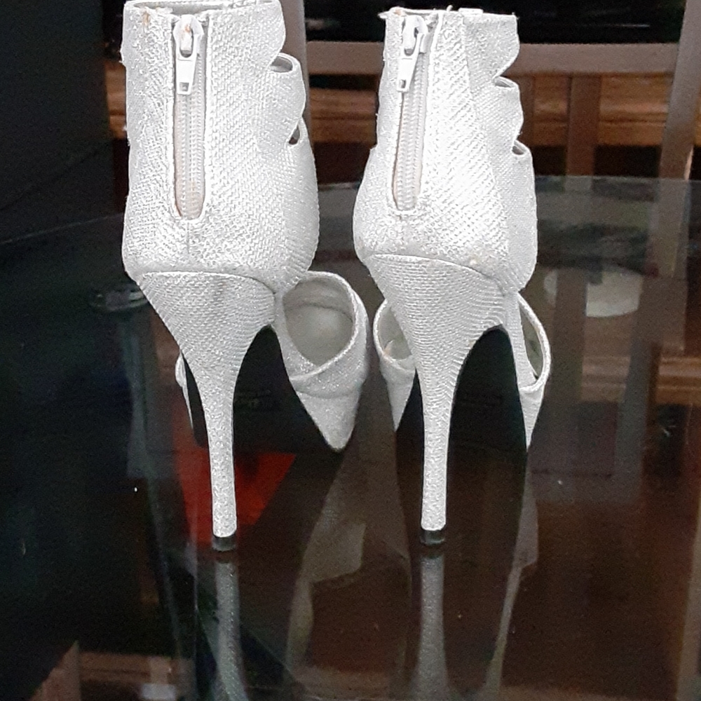 High heels - Picture 3 of 3